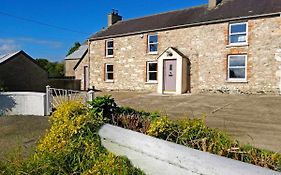 Drumachee Farm 1840 Traditional Stone Farmhouse. Free Wifi. Pet Friendly